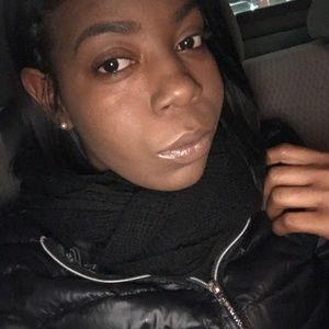 Meet your Posher, Asha